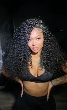 Long Hair Black Women, Outfits Curly Hair, Curly Side Part, Deep Wave Wig, Dyed Hair Inspiration, Hair Essentials