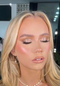 Prom Makeuo, Soft Natural Glam Makeup, Soft Glam Wedding Makeup Brides, Olives Wedding, Day Wedding Makeup, Bridal Soft Glam, Natural Soft Makeup, Natural Soft Glam Makeup, Maternity Makeup