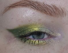 70s Green Eyeshadow, Eyeliner Art, Grungy Makeup, Eye Aesthetic, Rainbow Eyeshadow, Natural Summer Makeup