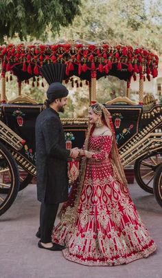 Hoorain Shaikh Bride Groom Photoshoot, Pics Poses, Trending Dress, Hairstyles For Gowns, Groom Photoshoot, Dreamy Wedding Dress, Bridal Photography Poses, Bride Photography Poses