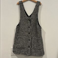 Zara Kids Houndstooth Dress. Button Front With Two Pockets, Size 10. Nwt Cute Sleeveless Dress With Button Closure, Casual Sleeveless Houndstooth Mini Dress, Plaid Mini Dress With Button Closure, Plaid Mini Dresses With Button Closure, Casual Gingham Dress With Button Closure, Fall Gingham Sleeveless Dress, Gingham Dress With Button Closure For Work, Gingham Dresses With Button Closure For Work, Plaid Mini Dress With Buttons