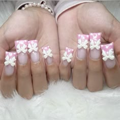 pink polka dot nails Duck Nails Gyaru, Gyaru Duck Nails, Pink Gyaru Nails, Pink Polka Dot Nails, Gyaru Nails, J Nails, Flare Nails, Dot Nails, Kitty Nails