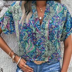 Shein Women's Boho Blouse Size S (Us 4) Nwot - Blue Color - Paisley Pattern - Notched Neckline - Short Sleeved - 100% Polyester Tops Shein, Boho Paisley, Notched Neckline, Boho Blouse, Shein Tops, Boho Blouses, Boho Women, Paisley Pattern, Paisley