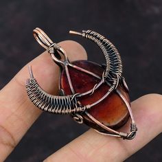 Red Natural Stones Nature-inspired Jewelry, Hand Wrapped Carnelian Pendant Jewelry, Bull Face, Wire Wrap Jewelry Designs, Wire Wrap Jewelry, Wrap Jewelry, Wire Work Jewelry, Work Jewelry, Labradorite Pendant