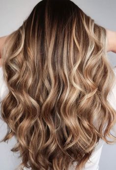 Golden Brown And Blonde Highlights, Autumn Hair Colours 2022, Caramel Highlights Dirty Blonde Hair, Striking Hair Color Highlights, Yellow Highlights In Brown Hair, Chestnut Brown Hair With Blonde Highlights, Yellow Blonde Balayage, Beige Blonde Balayage Dark Roots, Brown Yellow Hair