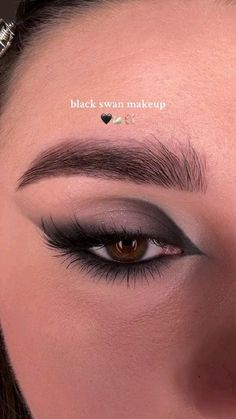 Reputation Era Makeup Ideas, Reputation Makeup Ideas, Reputation Makeup, Black Swan Makeup, Swan Makeup, Black Smokey Eye Makeup, Natural Eye Makeup Tutorial, Black Eye Makeup, Soft Eye Makeup