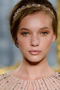 Editorial Make-up, Wedding Eyes, Make Up Gold, Gold Eyeliner, Gold Makeup Looks, Runway Makeup, Braut Make-up, Gold Makeup, Make Up Looks