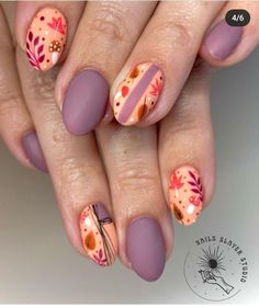 Fall Gnome Nails, Fall Themed Nails Autumn, Simple Flower Nail Art Designs, Boho Fall Nails, Fall Flower Nails, Simple Flower Nail Art, Fall Floral Nails, Cute Thanksgiving Nails, Flower Nail Art Designs