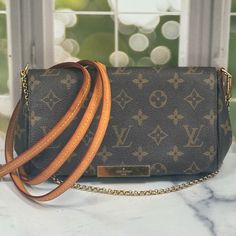 Questions? Leave A Comment Below! Bags Louis Vuitton, Body Color, Louis Vuitton Bags, Body Colour, Leave A Comment, Louis Vuitton Bag, Cross Body, Bag Lady, Louis Vuitton