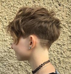 Wavy Pixie Cut, Kort Bob, Wavy Pixie, Longer Pixie Haircut, Hairstyle Examples, Try On Hairstyles, Trendy Short Haircuts, Pixie Bob