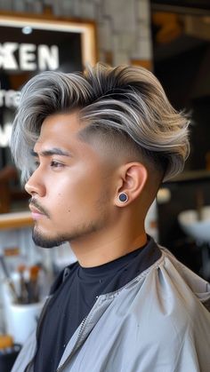 Masculine Haircuts, Trendy Hair Color Ideas, Silver Hair Men, Very Short Hair Men, Ash Grey Hair, Dimensional Hair Color