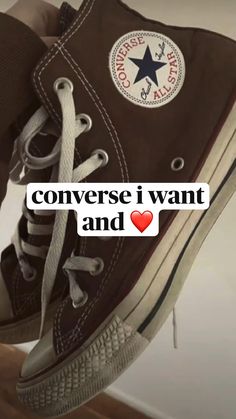 Best Converse To Buy, Outfits For Red Converse, Best Converse Colors, Green Converse Outfit Aesthetic, Walmart Converse, Converse Outfits Aesthetic, Customizing Converse, Converse Custom Ideas, Converse Aesthetic Outfit