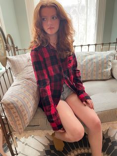 A really nice soft flannel red plaid button down shirt by Volcom. Fitted in the back. Lovely vintage condition. Size 14/large. Outfits With Plaid Shirts Flannels, Red Plaid Shirt, Womens Flannel Shirt, Red Flannel, Vintage Paris, Cowgirl Outfits, Fitted Top, Plaid Flannel Shirt, Vintage Yellow