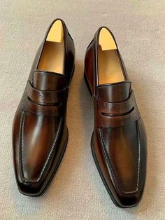 Men's Handmade Penny Loafer Brown Cowhide Leather Moccasins Dress Formal Shoes Note: If you can’t find your size in the listing, kindly let us know by eBay message or buyer note, we can construct it for you. Why Buy From Us We are one of the leading Companies in Goodyear Welted, Hand Crafted, Hand and Custom-Made Leather Shoes. Our Shoe Experts Are The Fifth Generation Of Traditional Royal Gandhara Civilization Handmade Shoe Industry. They Are Equipped With Knowledge & Skills Which Was Passed On To Them From Generation To Generation. Our Quality Speaks For Itself Due To The Utilisation Of Traditional Premium Quality Materials. Goodyear Welted Specially Prepared by Highly Skilled Craftsmen. One of The Finest, Way of Shoe Construction. Which was invented a hundred years ago, By The American Loafer Shoes For Men, Alligator Shoes, Loafers For Men, Crocodile Shoes, Bespoke Shoes, High Ankle Boots, Suede Leather Shoes, Leather Loafer Shoes, Leather Moccasins