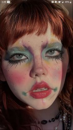 Expressive Makeup Looks, Eccentric Makeup Ideas, Alien Core Makeup, Soft Clown Core Makeup, Angry Clown Makeup, Cute Clown Makeup Ideas, Clown Art Reference, Weird Girl Makeup