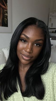 Wig Hairstyles Dark Skin, Straight Hairstyles Wig, Hairstyles Wig, Hairstyles Straight, Dark Skin Beauty, Brown Skin, Weave Hairstyles