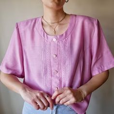 Vintage Pink Blouse Vintage Top 90s Blouse Buttoned Down - Etsy Portugal Pink Floral Embroidered Blouse For Daywear, Pink Embroidered Tops For Daywear, Vintage Pink Blouse For Daywear, Pink Retro Cotton Blouse, Fitted Vintage Pink Blouse, Pink Button-up Tops With Floral Embroidery, Pink Embroidered Button-up Blouse, 90s Blouse, Vintage Pink Button-up Shirt