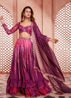 Purple and Pink Tie Dye Lehenga Heart Neckline Blouse, Tie Dye Lehenga, Dye Lehenga, Purple And Pink Background, Cousin Wedding, Simple Elegant Dresses, Lehenga Ideas, Copper Lace, Sweet Heart Neckline