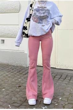 90s Fashion Pink, Jeans Women High Waist, Mode Rose, Look Jean, Salalah, Jeans Mom, Flare Leg Jeans, Streetwear Y2k