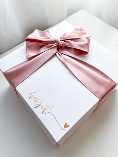 Custom Monogram Personalized Name Bridesmaids Maid of Honor Proposal Boxes by Maria Theresa Bridal Canada Bride Box Ideas, Bridal Box For Bride, Madrina Proposal Ideas, Bridesmaid Kit, Bride Box Gift, Bridal Proposal