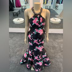 This Mermaid Flower Patterned Gown Is Classy Yet Fun. With Its Studded Halter Top And It’s Open Back It Speaks For Its Self. It Also Has A Fishtail In The Back As Well Flower Print Gown, Patterned Gown, Gown Mermaid, Gown Pattern, Printed Gowns, Maxi Dress Prom, Dresses Backless, Halter Neck, Halter Top