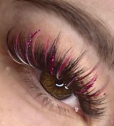 Christmas Eyelash Extensions, Lash Extensions With Glitter, Lash Extensions Styles With Color, Lash Extensions Color, Glitter Eyelash Extensions, Glitter Lash Extensions, Color Lash Extensions, Glitter Lashes, Color Lashes