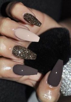 Holiday Nails New Years Sparkle, Dark Matte Nail Designs, Almond Nails Designs 2023, Bougie Nails Designs, January Nails Ideas 2023, January Nails Ideas Acrylic, Party Nails New Years Eve, January Nails 2023, New Year's Eve Nails