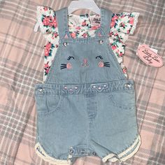 Jean Material Overall With Flowered Shirt Cute Floral Print Short Sleeve Set, Casual Floral Print Playtime Sets, Casual Floral Print Sets For Playtime, 2 Piece Skirt Outfit, Floral Outfit Summer, Cheetah Jacket, Shorts Overalls, Jean Material, Top Skirt Set