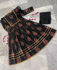 New Simple Frock Design, Pakistani Lawn Dress Design, Allah Name Dp, Lawn Dress Design, Stylish Short Dresses