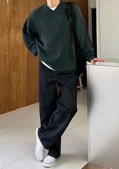 Semi Elegant Outfits Men, Casual Unisex Outfits, Male Causal Outfit Aesthetic, Uniqlo Winter Outfit, Outfit Ideas Masculine, Mens Outfits Ideas, Bf Clothes, Bf Fits, Korean Street Fashion Men