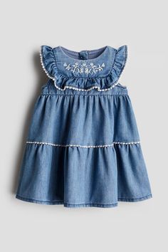 Embroidered-Detail Denim Dress - Denim blue/flowers - Kids | H&M US Girls Cotton Dresses, Girls Winter Dresses, Womens Denim Dress, Bear Outfits, Pink Baby Girl, Beige Dresses