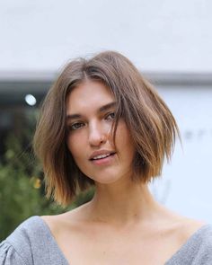 27 Cutest Short, Choppy Bobs for Fine Hair to Have More Volume Balaye Hair, Choppy Bobs For Fine Hair, Bobs For Fine Hair, Choppy Layered Bob Hairstyles, Choppy Bobs, Short Choppy Bobs, Shaggy Bob Haircut, Chin Length Haircuts, Short Choppy Haircuts