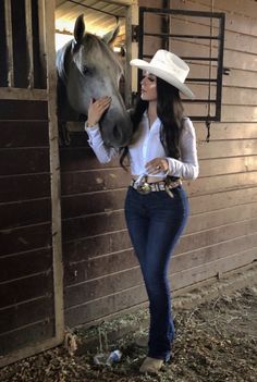 Ranchera Outfits, Takuache Girl Outfits, Cowgirl Outfits For Women, Cowgirl Boots Outfit, Cute Cowgirl Outfits, Cowgirl Style Outfits, Latina Fashion Outfits