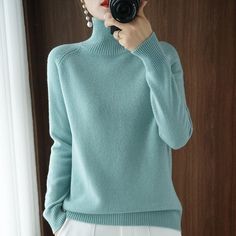 Brand Name:NoneMaterial:WoolMaterial:AcrylicOrigin:CN(Origin)Season:WinterMaterial Composition:10%-29%Pattern:Solid colorSource type:SpotProduct category:Sweaters, knitwearContent of main fabric components:10%-29%Whether it is in stock:yesSize.:S,M,L,XL,XXLSource of master map:There are models in the real pictureLayout:Straight tube typeContent of main fabric component 2:30%-50%Style type:Fresh and sweetMain fabric composition 2:Acrylic.Combination form:Single-piece setsCollar type:High collarSt Outfits Vintage, Winter Knit Sweater, Women Sweaters Winter, Cashmere Sweater Women, Vsco Girl, Cashmere Jumper, Loose Pullover, Aesthetic Style, Womens Turtleneck