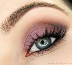 Beautiful 'Burlesque' look created by Tiril using Makeup Geek's Burlesque and Peach Smoothie eyeshadows. Lavender Eye Shadow, Subtle Purple Eye Makeup, Lavender Eyeshadow, Burlesque Makeup, Super Photo, Peach Smoothie, Makeup Eyes, Makeup Obsession, Kiss Makeup