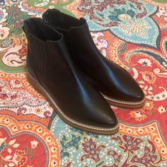 Never Been Worn Leather Gorgeous Brown Leather Chelsea Boots, Platform Chelsea Boots, Tan Booties, Western Ankle Boots, Bow Heels, Black Leather Ankle Boots, Leather Boots Women, Leather Chelsea Boots, Brown Leather Boots