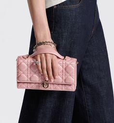 Lady Dior Bag Outfit, Dior Bag Outfit, Dior Mini Bag, Dior 2023, Dior Top, Fashion Designer Clothes, Dior Dress, Bag Outfit, Christian Dior Couture