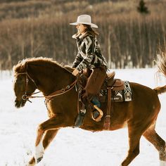 This cozy ssouthwestern-inspired blanket coat is made with a warm woolen blend and features a detachable fur collar for extra comfort. It has a single point back yoke, princess seams and two front button closure flap pockets. This cozy ssouthwestern-inspired blanket coat is made with a warm woolen blend and features a detachable fur collar for extra comfort. It has a single point back yoke, princess seams and two front button closure flap pockets. Detachable Fur Collar Single Point Back Yoke Pri Montana Wardrobe, Winter Cowgirl, Ranch Style Decor, Southwestern Blanket, Southwestern Blankets, Country Ranch, Cowboy Pictures, Blanket Jacket, Cowgirl And Horse