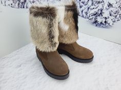 Comfortable women suede boots with real goatling fur. UPPER MATERIAL - genuine italian suede FUR - goatling fur INSIDE MATERIAL - sheepskin (up to ankle) +baize 23 cm 9 inch tall  Luxury winter boots! LENGTH OF INSOLE: ---------------------------- 36- 23.9cm - 9.41 inch 39- 25.9cm - 10.20 inch 40 -26.5 cm - 10.43 inch Ready to be shipped!! Womens Suede Boots, Luxury Winter, Garment Steamer, Warm Boots, Winter Snow Boots, Winter Boots Women, Long Boots, Winter Shoes, Beautiful Hats