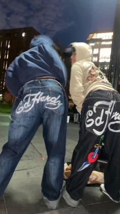 Ed hardy jeans  • ed hardy baggy jeans  • ed hardy  • trendy jeans  • baggy jeans  • oversized jeans   • 90s jeans   • new york jeans  • street wear jeans  • 2000s jeans   • y2k jeans   • ed hardy fashion  • ed hardy brand   • logo jeans   • Masculine Outfits For Women Y2k, Y2kcore Aesthetic, Grungecore Aesthetic, Stile Kendall Jenner, York Outfits, 00s Mode, Ropa Hip Hop, Ed Hardy Jeans, Mode Swag