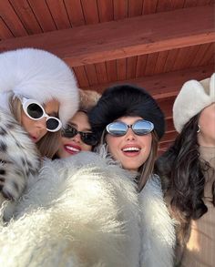 Ski Aesthetic, Apres Ski Party, Snow Trip, Ski Outfit, Winter Inspo, Trip Outfits, Ski Chalet