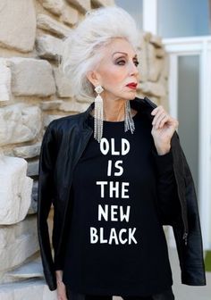 Style Collab, Black Clothing, Aging Beautifully, Black Women Fashion, Aging Gracefully