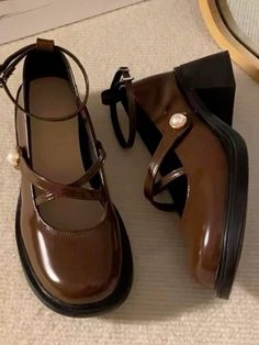 Cute Summer Shoes For Women, Vintage Shoes Aesthetic, Korean Fashion Shoes, Maryjane Shoe, Cute Mary Janes, Korean Style Shoes, Types Of Shoes For Women, Mary Jane Shoes Heels, Shoes Mary Jane