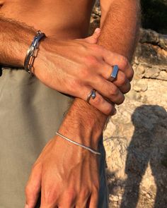 A must-have sophisticated ring, inspired by the Orange County surf spots and the SoCal lifestyle. Crafted to be carried with you at all times. Surf Watch, The O.c., Surf Spots, Surf Jewelry, Mens Casual Outfits Summer, Accesories Jewelry, The Oc, Daniel Craig, Jewelry For Men