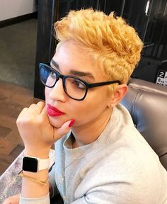 Golden Blonde Pixie Lady Hairstyles, Blond Pixie, Hairstyles Ponytail, Ombre Highlights, Short Sassy Hair, Pelo Afro, Sassy Hair, Short Black Hairstyles, Black Hairstyles