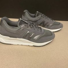 New! Womens New Balance 997h Grey Metallic Running Shoes. Size 7b. Awesome!!! New Balance 997h, Womens New Balance, New Balance Gray, New Balance Shoes, New Balance, Running Shoes, Athletic Shoes, Size 7, Women Shoes