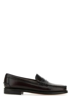 Loafers realized in smooth leather. - Round toe - Printed logo on the inside Composition: Exterior: 100% Leather Interior: 100% Leather Sole: Leather Marni Bag, Red Valentino Shoes, Rick Owens Jacket, Chocolate Leather, Golden Goose Sneakers, Versace Belt, Valentino Shoes, Perfect Shoes, Engineered Garments