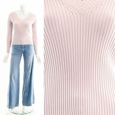 "- 90s/2000s - Pale Pink Ribbed Stretchy Sweater - Long Sleeves - V-Neck Fits like: S - M Material: Cotton, Spandex Condition: Great (some color fading) Clipped on Mannequin: No ✂ S I Z E + F I T ✂ Length: 21\" / 53 cm Shoulders, seam to seam: 13\" / 33 cm Sleeve Length: 23\" / 58 cm Bust: 30\" to 44\" / 76 cm to 112 cm Waist: 24\" to 38\" / 61 cm to 97 cm All measurements are taken with garment lying flat. ALWAYS refer to measurements as vintage sizes run can vary greatly from todays modern siz Clay Sun, Baby Pink Sweater, Pull Rose, Dress Form Mannequin, Retro Pants, Painted Clay, Preppy Sweater, Pink Ribbed, Cardigan Vintage