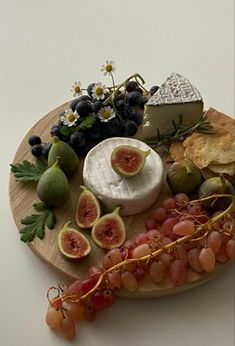 Charcuterie With Pomegranate, Charcuterie Board Pretty, Charcuterie Plate For One, Aesthetic Charcuterie Board, Hosting Aesthetic, Enjoy Your Meal, Fresh Fruits, Food Platters