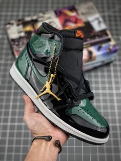 Jordan 1 Art, Shoes For Guys, Air Jordan 1 Outfit Women, Jordan 1 Outfit Women, Custom Jordans, Jordan 1 Outfit, Jordan 1 Black, Jordan Shoes Retro, All Nike Shoes